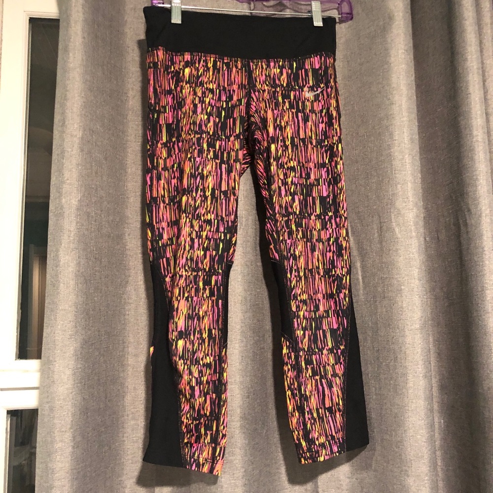 Nike colorful capris—-like new